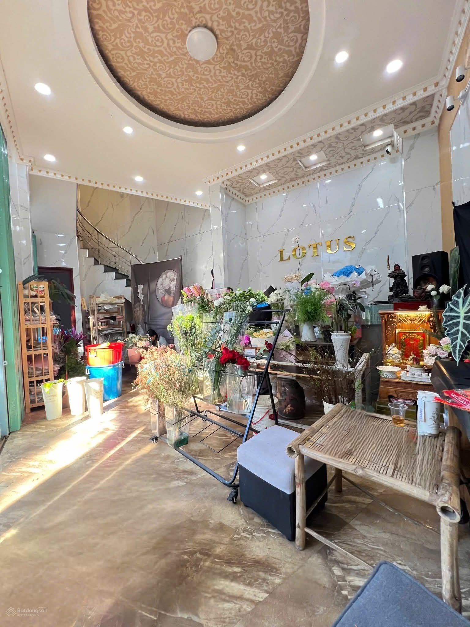 Tìm đâu ra nhà mặt tiền trung tâm mà giá chỉ 7ty95 thời buổi này!!!
NHÀ MẶT TIỀN HẢI PHÒNG NGANG 9M Tìm đâu ra nhà mặt tiền trung tâm mà giá chỉ 7ty95 thời buổi này!!!
NHÀ MẶT TIỀN HẢI PHÒNG NGANG 9M