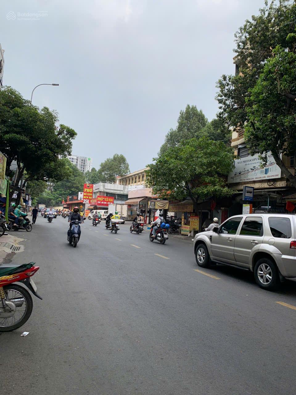 Hàng hiếm! Mặt tiền kinh doanh Phổ Quang khu sân bay. Giá chỉ 21,5 tỷ. DT (4x18m), KC 4 tầng