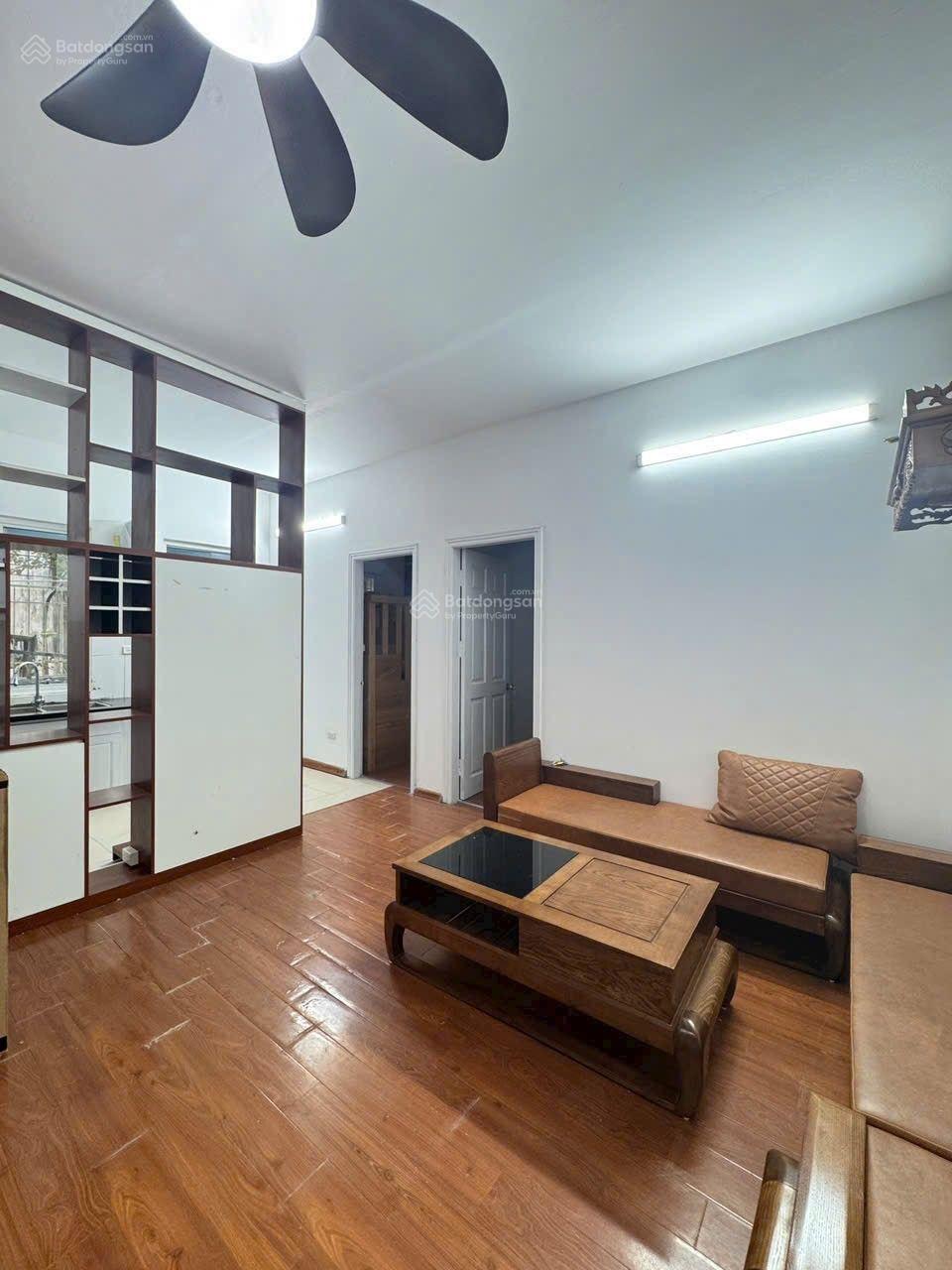 Chính chủ - 83.4m2 - 3 phòng ngủ - nội thất cơ bản - CC Bê Tông - chỉ 2.5 tỷ