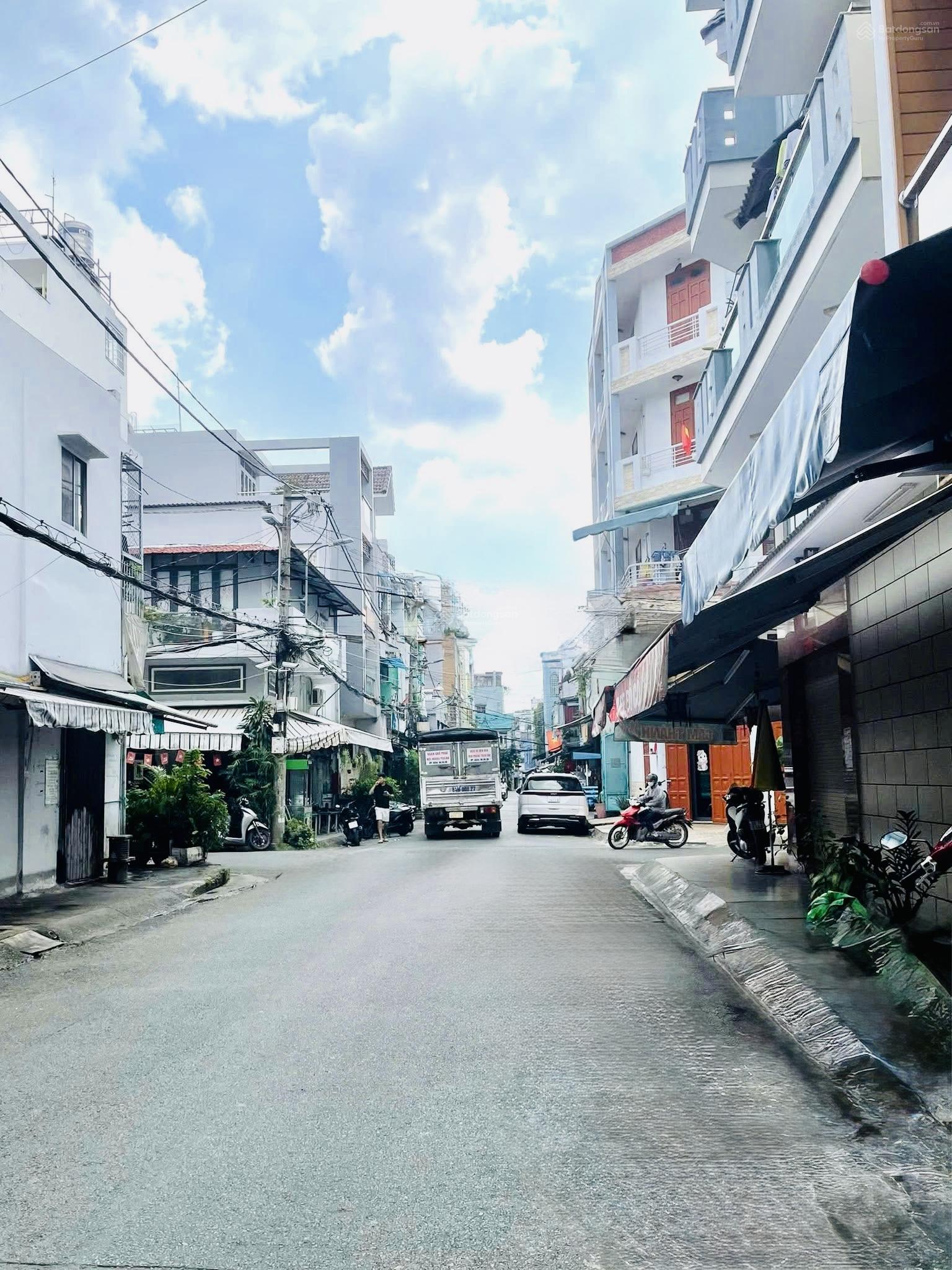 Bán gấp 13 tỷ giảm về 11.5 tỷ- 5 Tầng - 95m2 (5x19m) - Đường 10m Thông - Phạm Văn Bạch