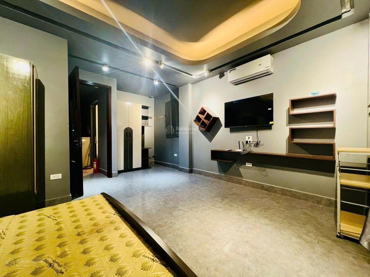 Cần bán nhà 2 mặt ngõ,dòng tiền khủng, phân lô, ôtô,Phố Đội Cấn, DT 60M X 8Tầng, MT 5,2M,Gía 21 tỷ