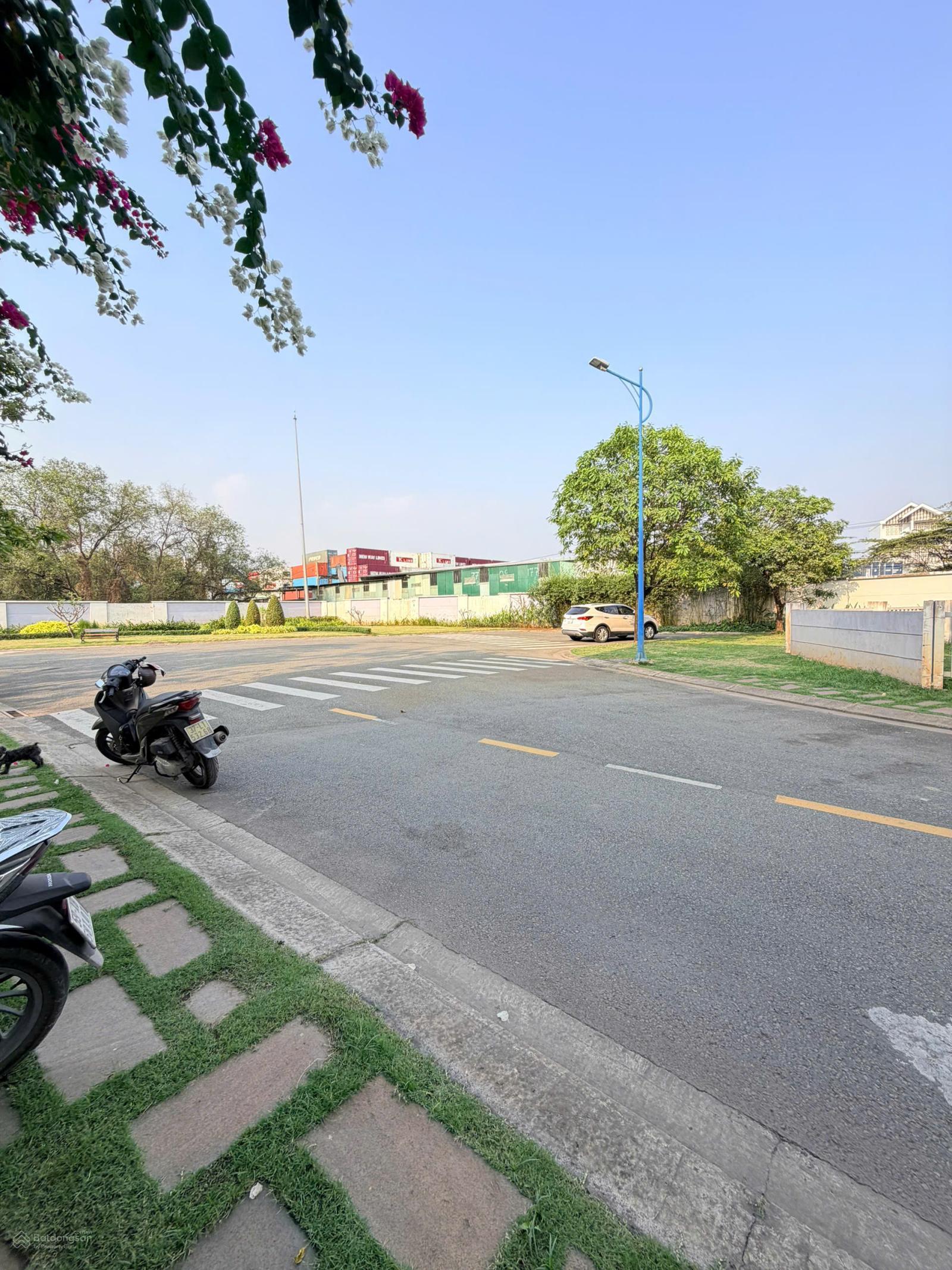 Bán nhà phố liền kề khu dự án Rosita Đường Nguyễn Thị Tư P. Long Trường Quận 9 Bán nhà phố liền kề khu dự án Rosita Đường Nguyễn Thị Tư P. Long Trường Quận 9