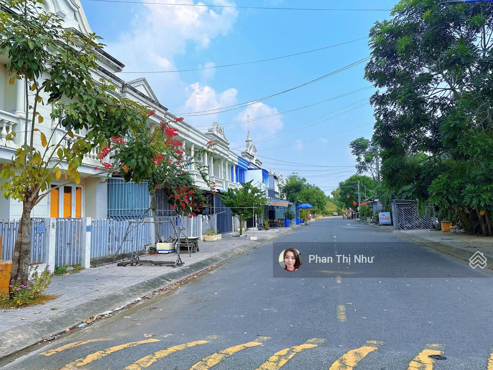 Nhà Hướng Nam Không Làm Cũng Có Ăn Nè Anh Chị!! ĐƯỜNG 14m!! Gần Cv Khủng Long!! Mời Anh Chị Ghé Xem Nhà Hướng Nam Không Làm Cũng Có Ăn Nè Anh Chị!! ĐƯỜNG 14m!! Gần Cv Khủng Long!! Mời Anh Chị Ghé Xem