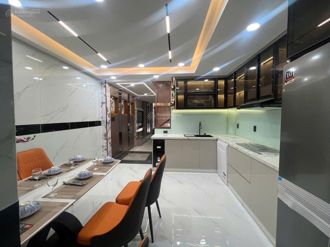 Nhà chủ xây tâm huyết Bình Trị Đông, 4.5 x 16, 4 tầng BTCT, 4 PN, kế bên chợ, cách Aeon Bình Tân 5p