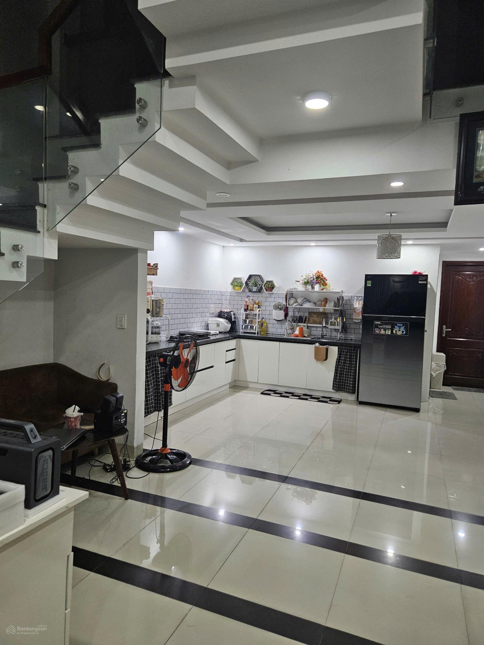 Bán nhà 3 tầng mặt tiền đường Đặng Hoà - Hoà Xuân - gần cầu Cẩm Lệ, giá chỉ 6 tỷ 2 tl