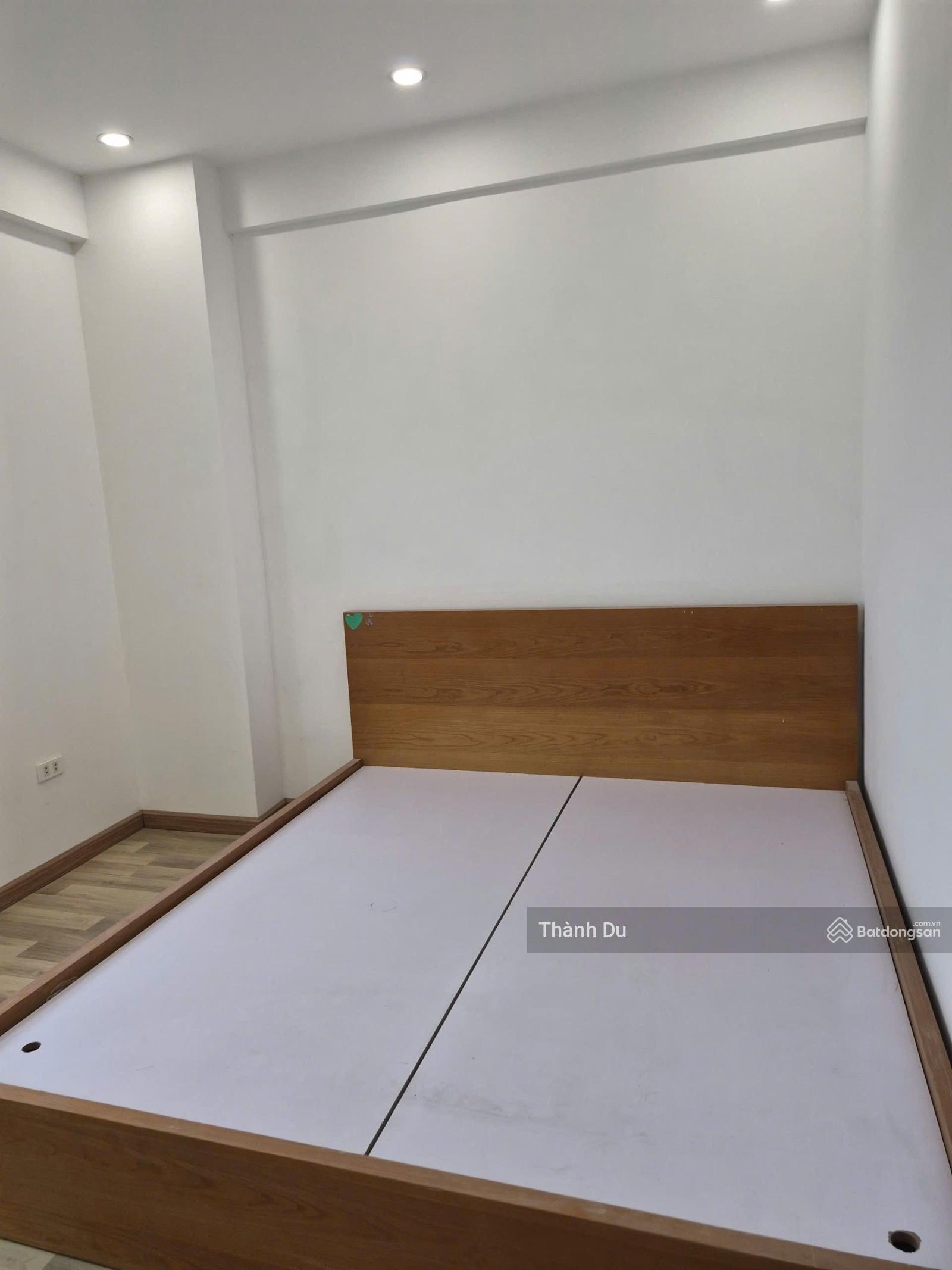 Cho thuê chung cư khu đô thị Việt Hưng - Long Biên 80m2 2 phòng ngủ, full nội thất giá 9 tr