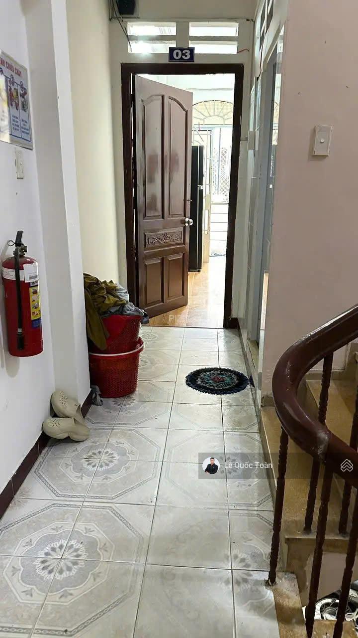 Định cư - Rất gấp! Xe hơi tận nhà Nguyễn Kiệm, PN. DT 4x11m, 4 tầng (6PN) HDT 20tr/th chỉ 9,5 tỷ TL Định cư - Rất gấp! Xe hơi tận nhà Nguyễn Kiệm, PN. DT 4x11m, 4 tầng (6PN) HDT 20tr/th chỉ 9,5 tỷ TL