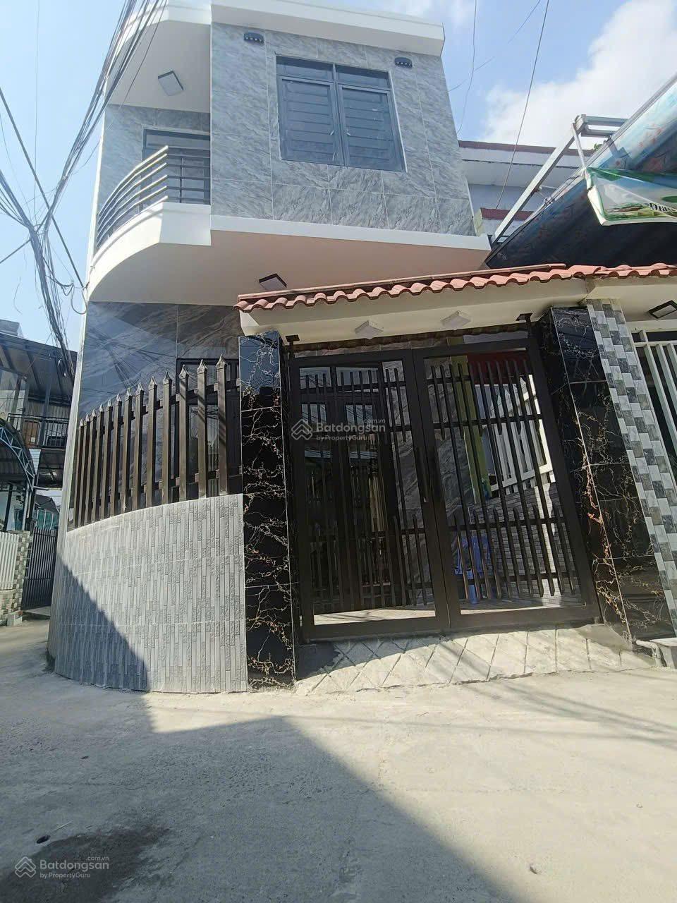 Rẻ nè khách ơi , Nhà 2 tầng 2 mặt kiệt Tôn Đức Thắng sau lưng nhà mặt tiền. Gần Bênh Viện