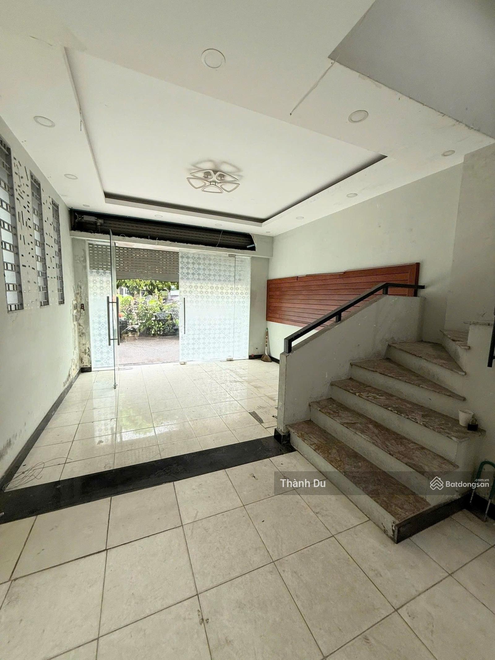 Cho thuê nhà nguyên cănHồng Tiến 50m2 x5T giá 30 tr/ tháng