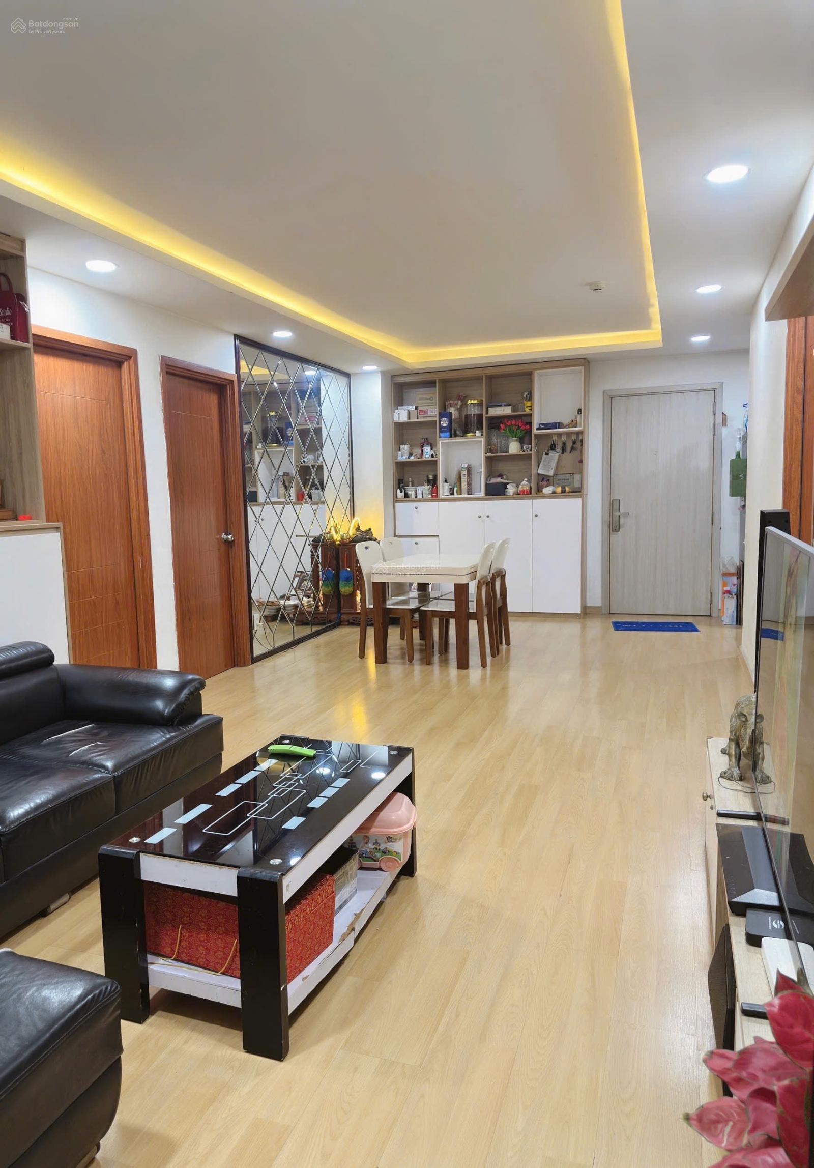 E Công cư dân bán căn hộ 96m2 3PN 2WC giá tốt. CC hiệp thành building Q12, mặt tiền lê văn khương