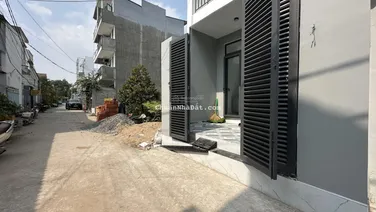 3 Tầng. PK. Bếp. 4PN. 4WC. Xe hơi tránh Bưng Ông Thoàn. SHR. Gấp bán: Thoả thuận.