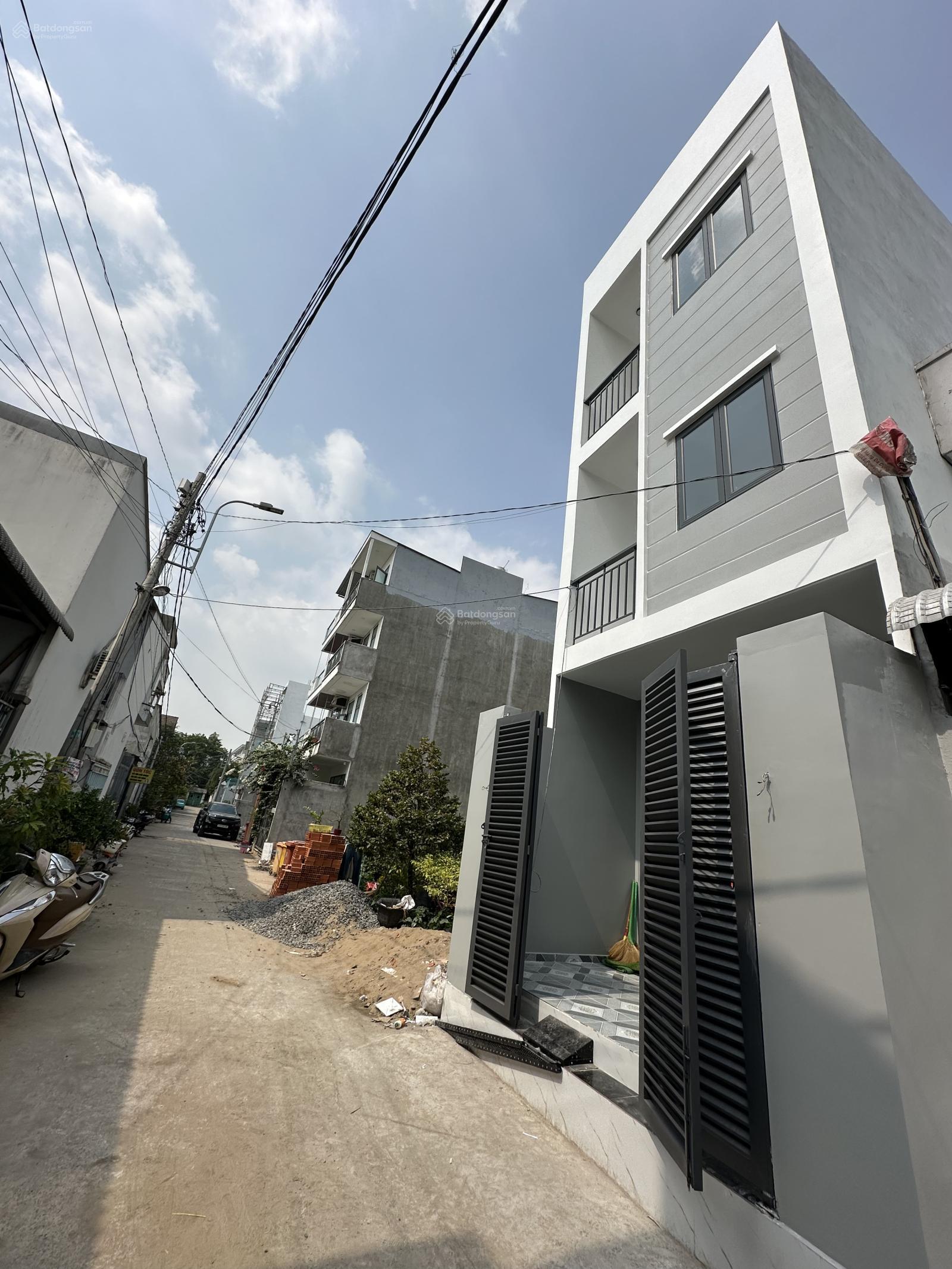 3 Tầng. PK. Bếp. 4PN. 4WC. Xe hơi tránh Bưng Ông Thoàn. SHR. Gấp bán: Thoả thuận.