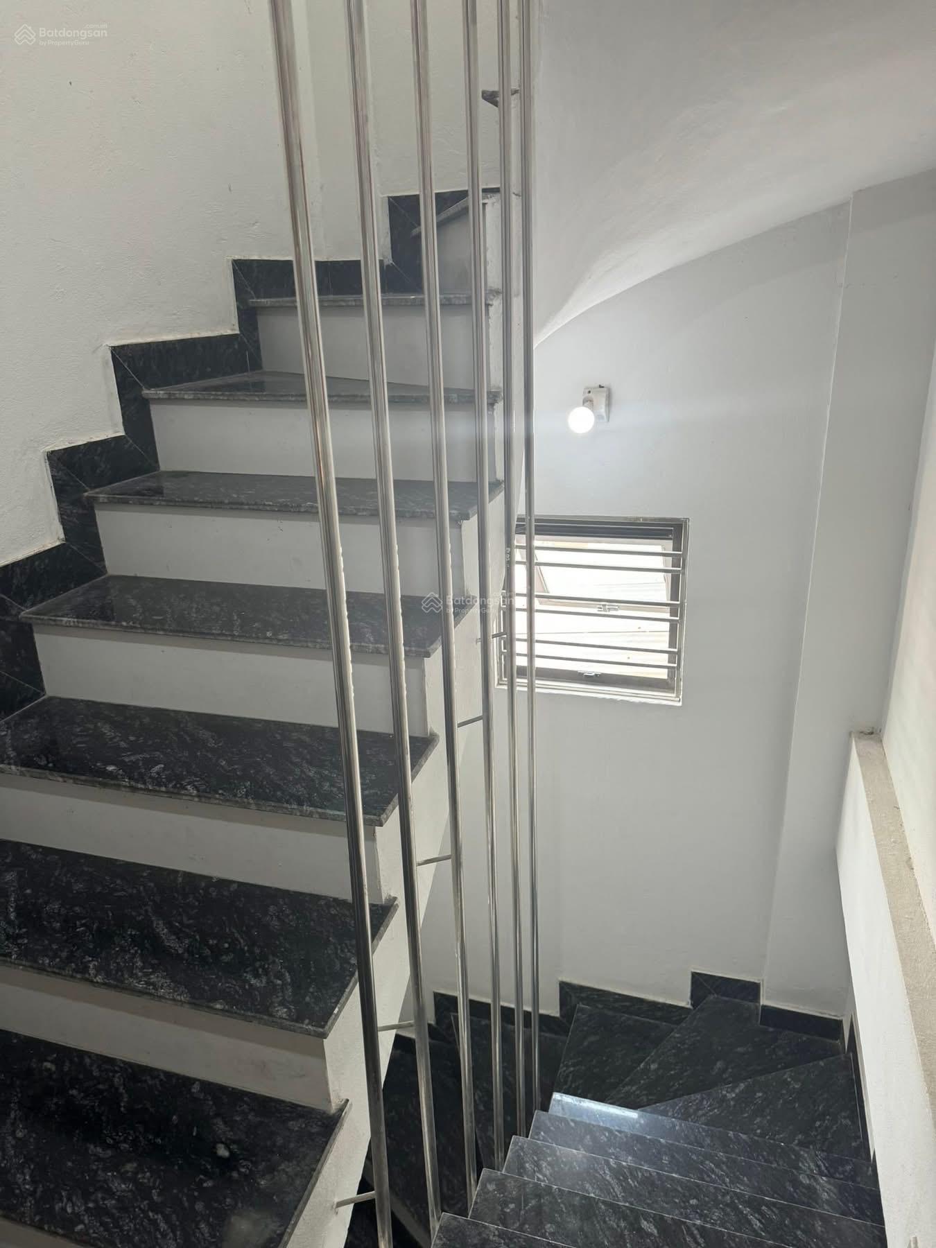 Bán toà CHDV cao cấp, oto, 3 thoáng trung tâm Q Hai Bà Trưng, khu vực Trần Đại Nghĩa. 100m2x 8 tầng