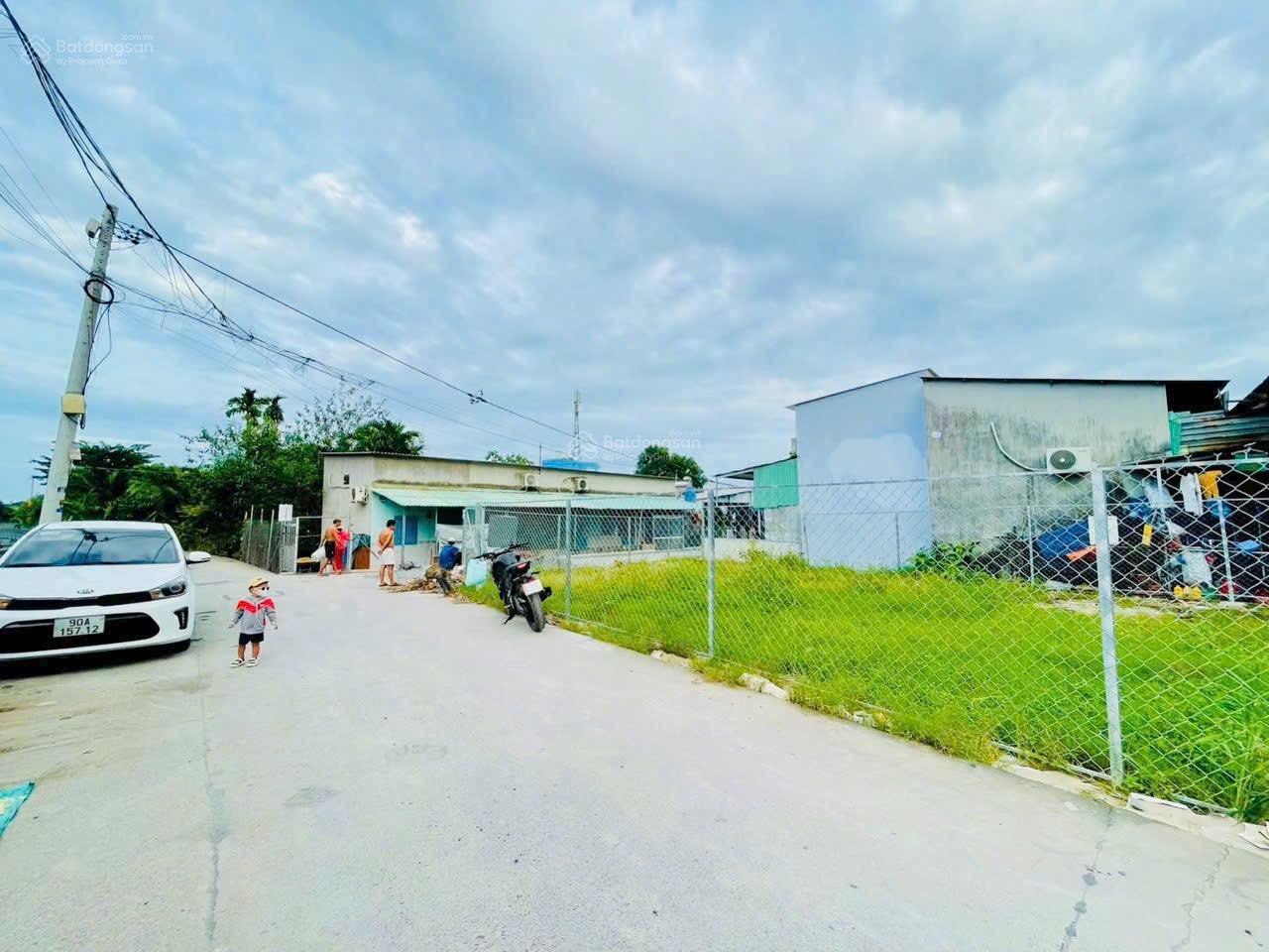 BÁN LÔ GÓC 110m2, NGANG 5.78m xây nhà đẹp giá chỉ 4.9 Tỷ