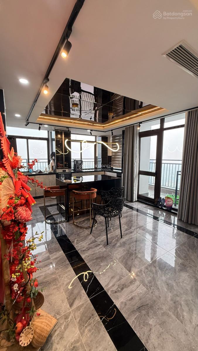BÁN PENTHOUSE TÂY HỒ, 296M2, 5 NGỦ, 4WC, FULL NỘI THẤT, SỔ LÂU DÀI, VIEW ĐẸP!