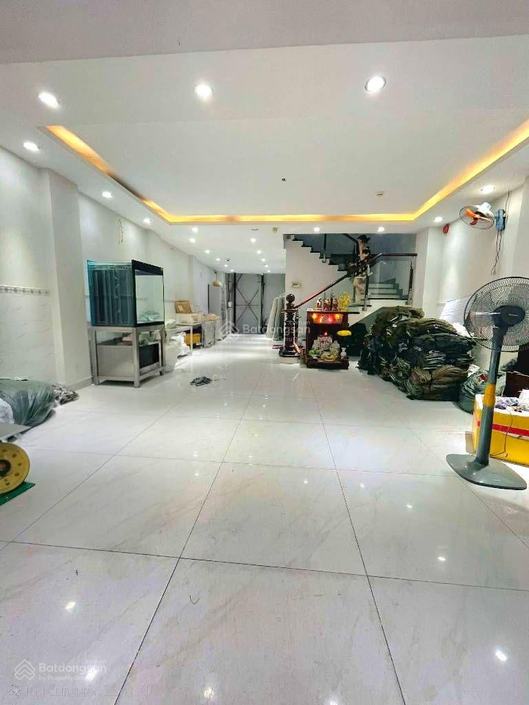 SIÊU PHẨM ( 5.8m x 19m) Ngay Gần Khu Bàu Cát Tân Bình - Đường trước nhà 12 mét