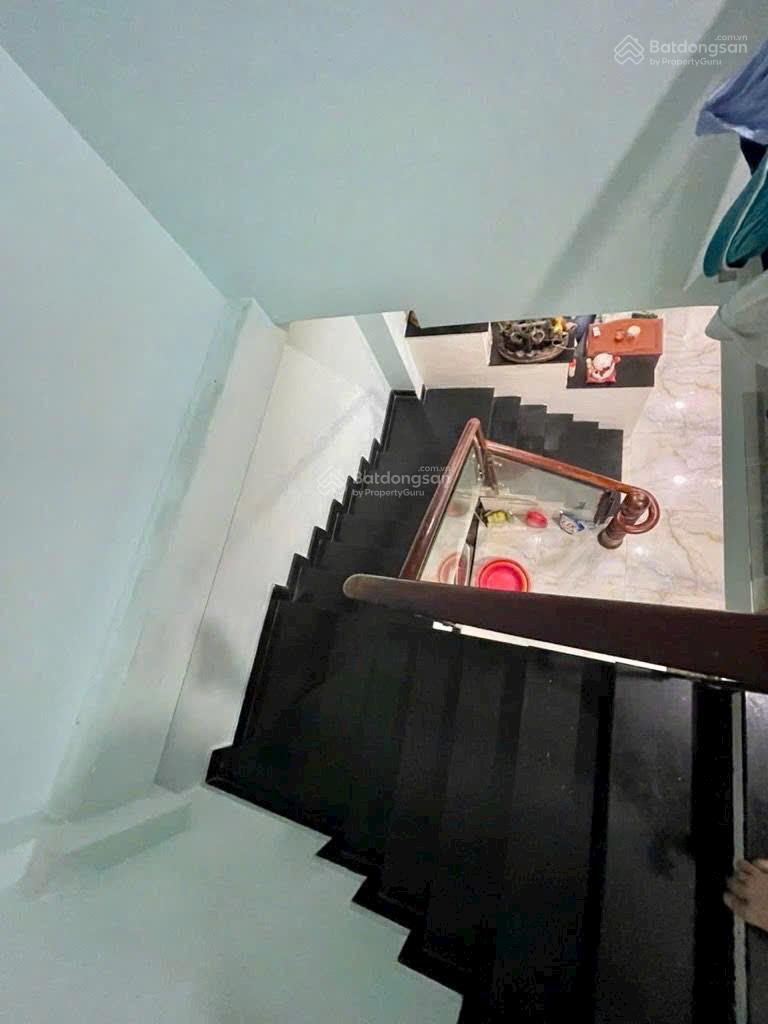 Ngay Vincom Nguyễn Xí 72m2 - (4.1mx18m) - hẻm xe hơi - 4PN - giá 7.9 tỷ (chỉ ~ 109tr/m2)