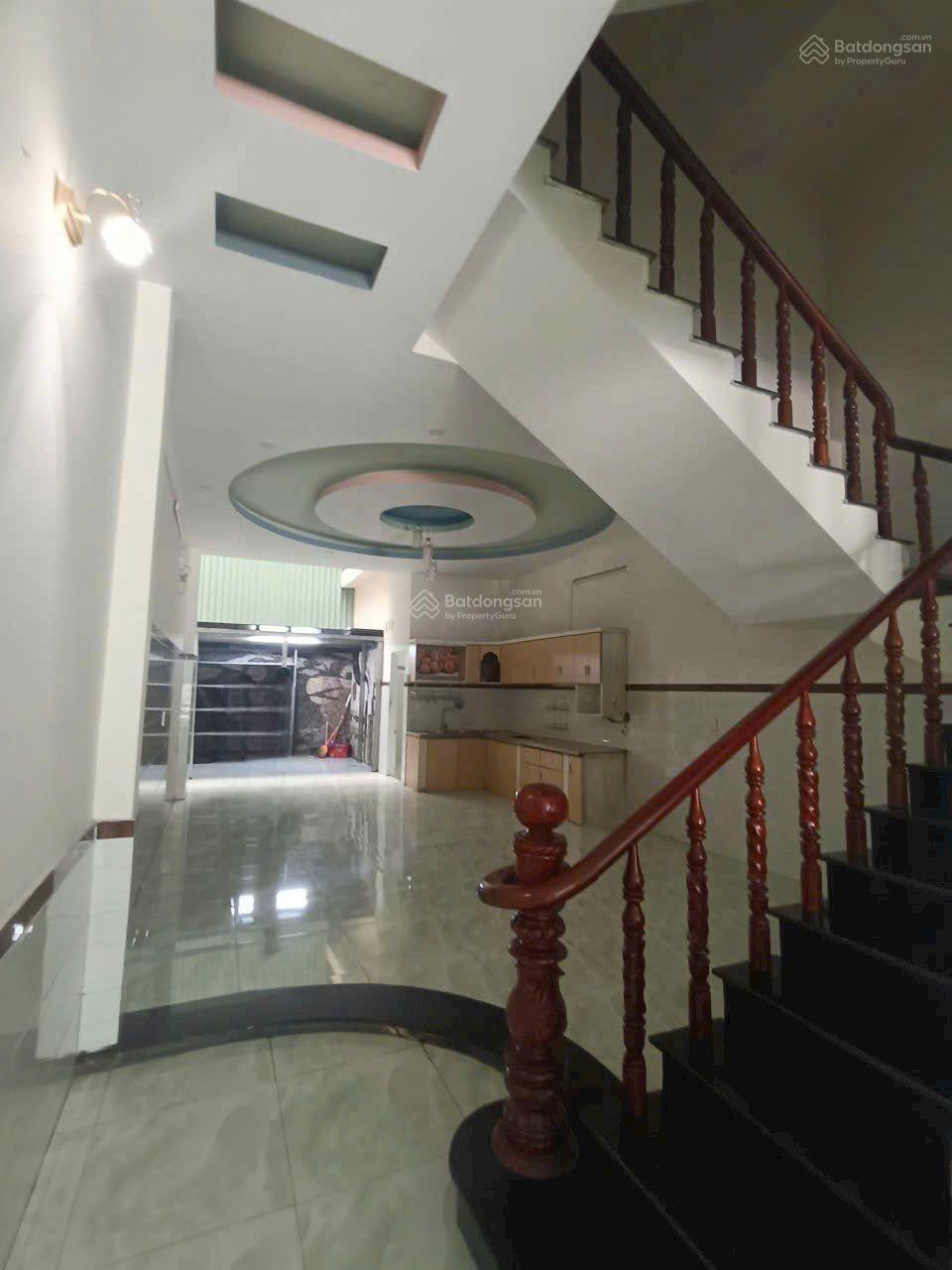 Bán rẻ nhà trung tâm hành chính dĩ an