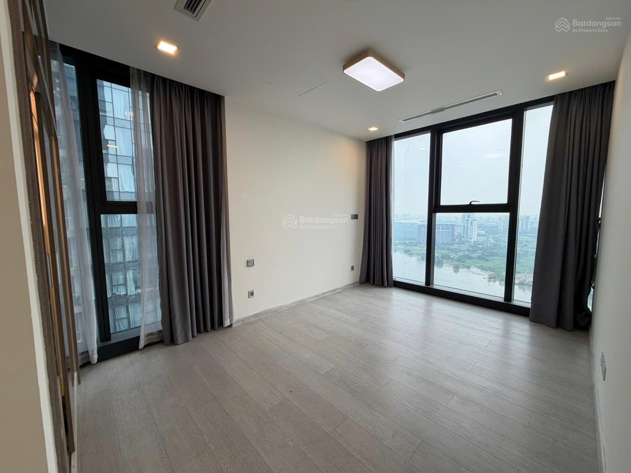Cho thuê CC Vinhomes Golden River Ba Son, 42 triệu, 121m2, 3PN, 2WC