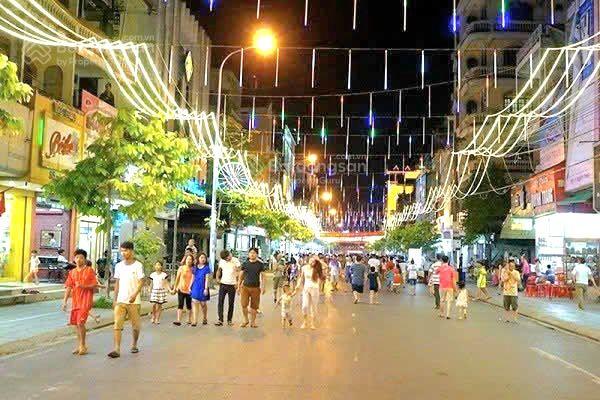 Bán nhà mặt phố Trịnh Công Sơn 245m2, 9 tầng 1 hầm giá: 132 tỷ. Tây Hồ