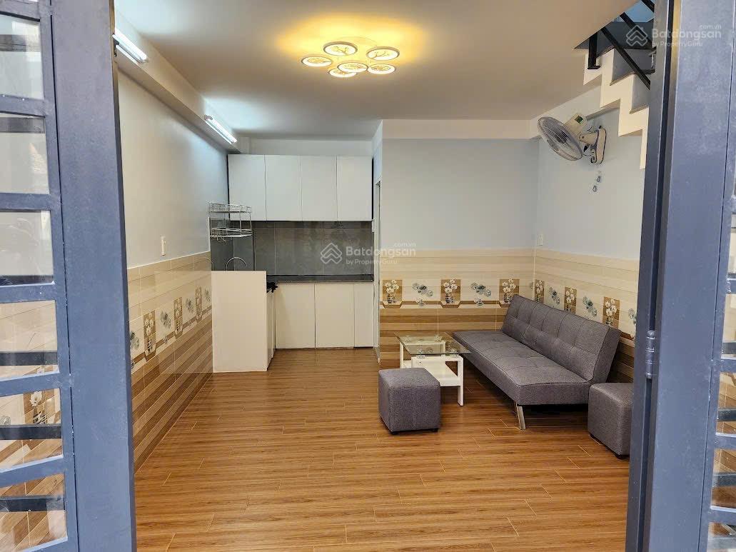 Nhà mới 2 phòng ngủ gần hẻm xe hơi điện nước riêng, có sổ hồng Nhà mới 2 phòng ngủ gần hẻm xe hơi điện nước riêng, có sổ hồng