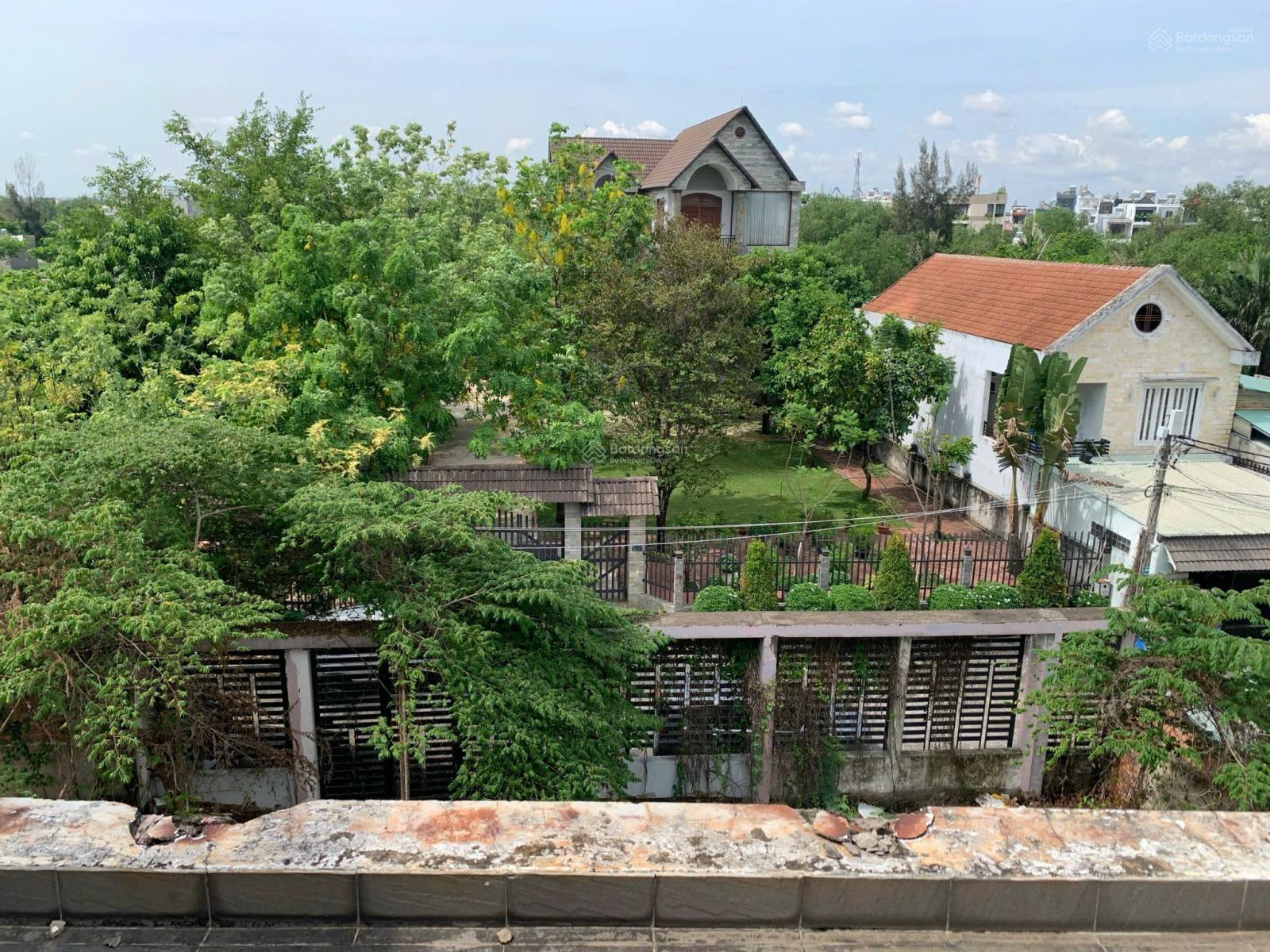 Bán Gấp 1500m2.Đất Có 600m2 thổ cư Sẵn Nhà Thô 1Hầm,1trệt ,3 lầu. Đ Số 1,P Long Trường,Q9.Giá:49tỷ