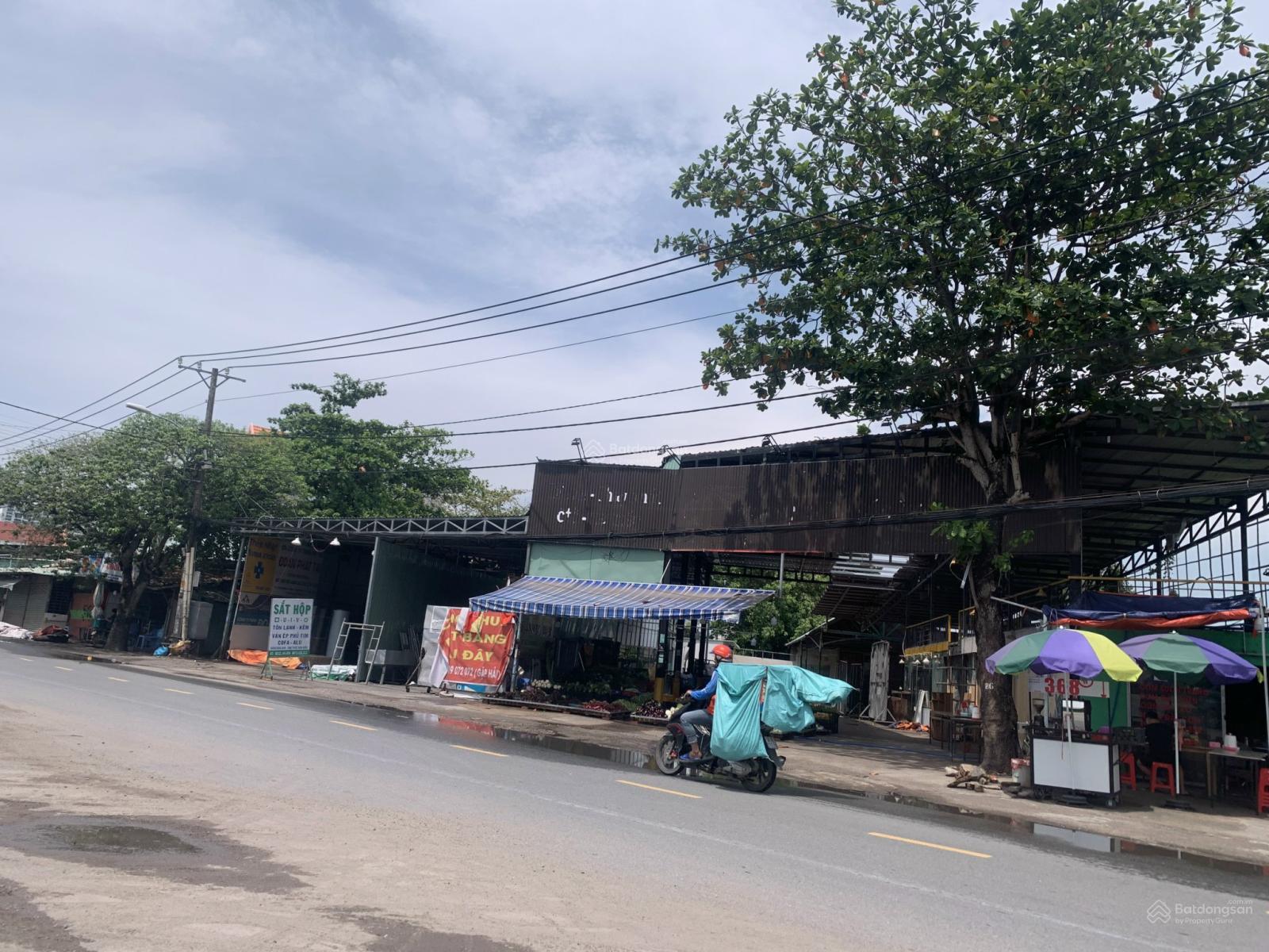 Bán Gấp 1773m2 Đất Thổ Cư .Dt:36x55m Lô Góc 2 Mặt Tiền Lã Xuân Oai, P Long Trường , Q9.Giá:103tr/m2 Bán Gấp 1773m2 Đất Thổ Cư .Dt:36x55m Lô Góc 2 Mặt Tiền Lã Xuân Oai, P Long Trường , Q9.Giá:103tr/m2