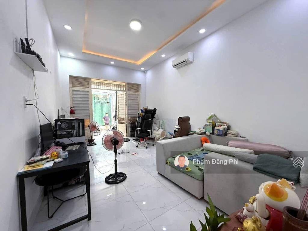 HẺM NHỰA ĐẸP - DIỆN TÍCH LỚN GIÁ TỐT - NHÀ TRỐNG DỌN VÀO Ở NGAY - CÓ PHÒNG NGỦ TRỆT CHO NGƯỜI LỚN