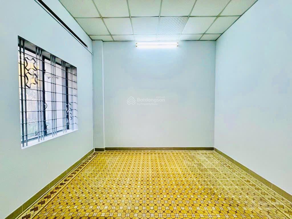 Hẻm xe hơi - Đào Duy Anh thông Hồng Hà - Khu cán bộ ~ 50m2 - 2 tầng BTCT - Sát mặt tiền - 9.7 tỷ