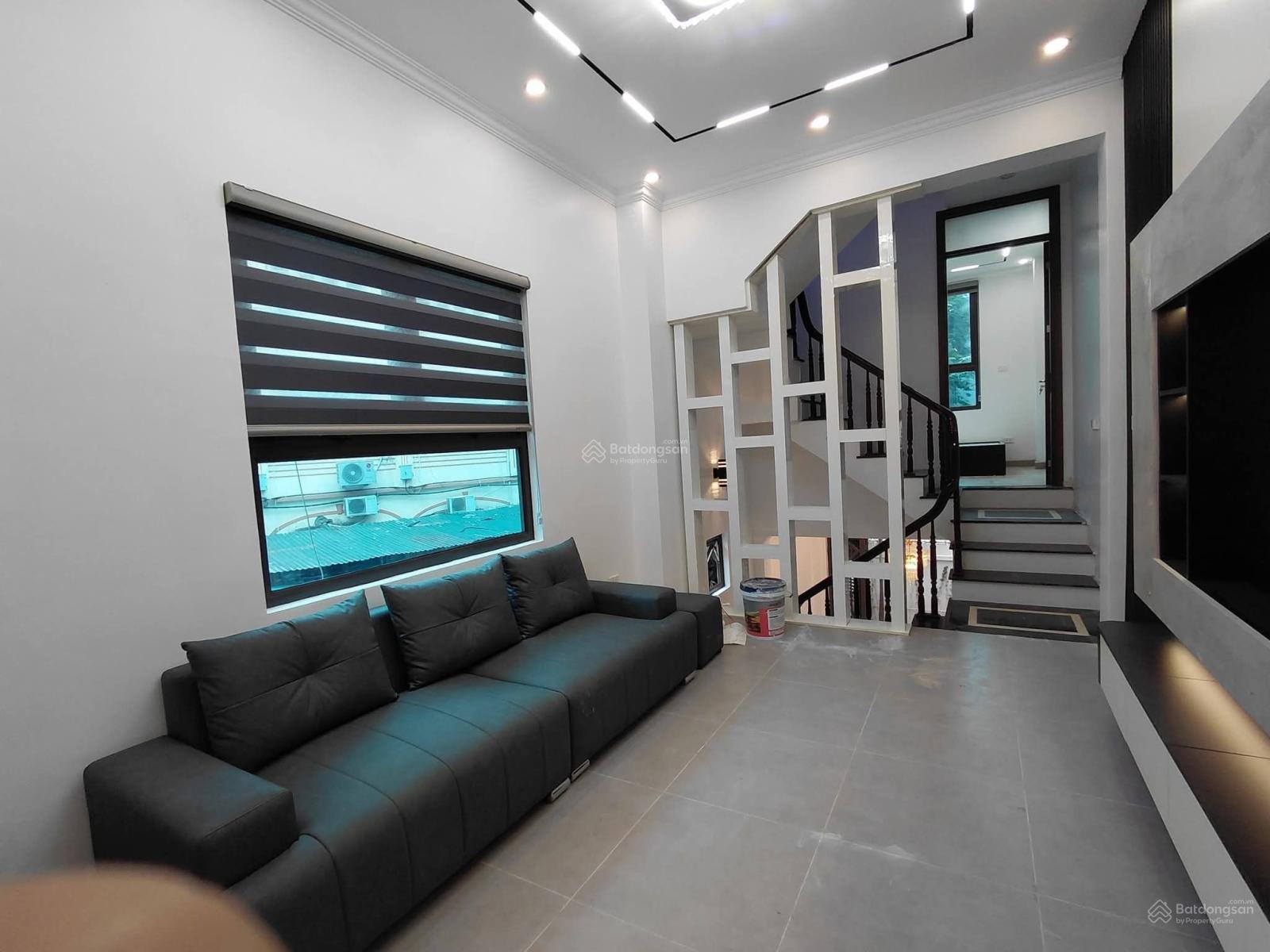 Bán gấp nhà Ngô Quyền,Hà Đông 40m 4 tầng, 20 ra trục chính ô tô tránh ,giá chỉ 8 tỷ