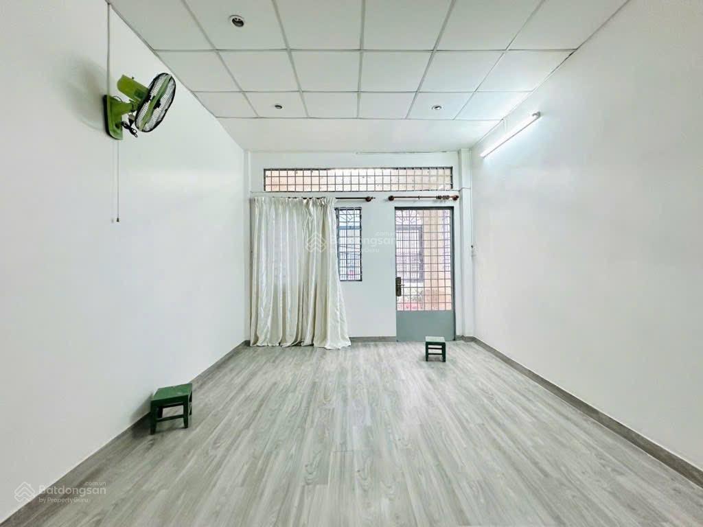 Thích Quảng Đức P. 5 Phú Nhuận - Hẻm 4m - 66m2 (4.2x15.5m) nở hậu nhẹ - Chỉ 8. X tỷ Thích Quảng Đức P. 5 Phú Nhuận - Hẻm 4m - 66m2 (4.2x15.5m) nở hậu nhẹ - Chỉ 8. X tỷ