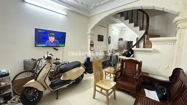 Hiếm có! Nhà ĐỊNH CÔNG 31m, giá 5.9 tỷ, nhà đẹp nguyên bản, ngõ nông, gần phố, 3PN, ở ngay