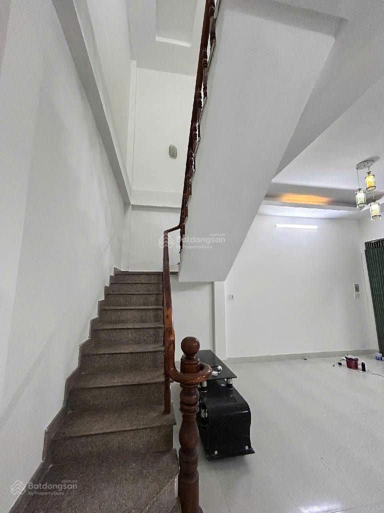 BÁN NHÀ SÁT TÊN LỬA 7,5 X 8M 2 TẦNG NHỈNH 4 TỶ