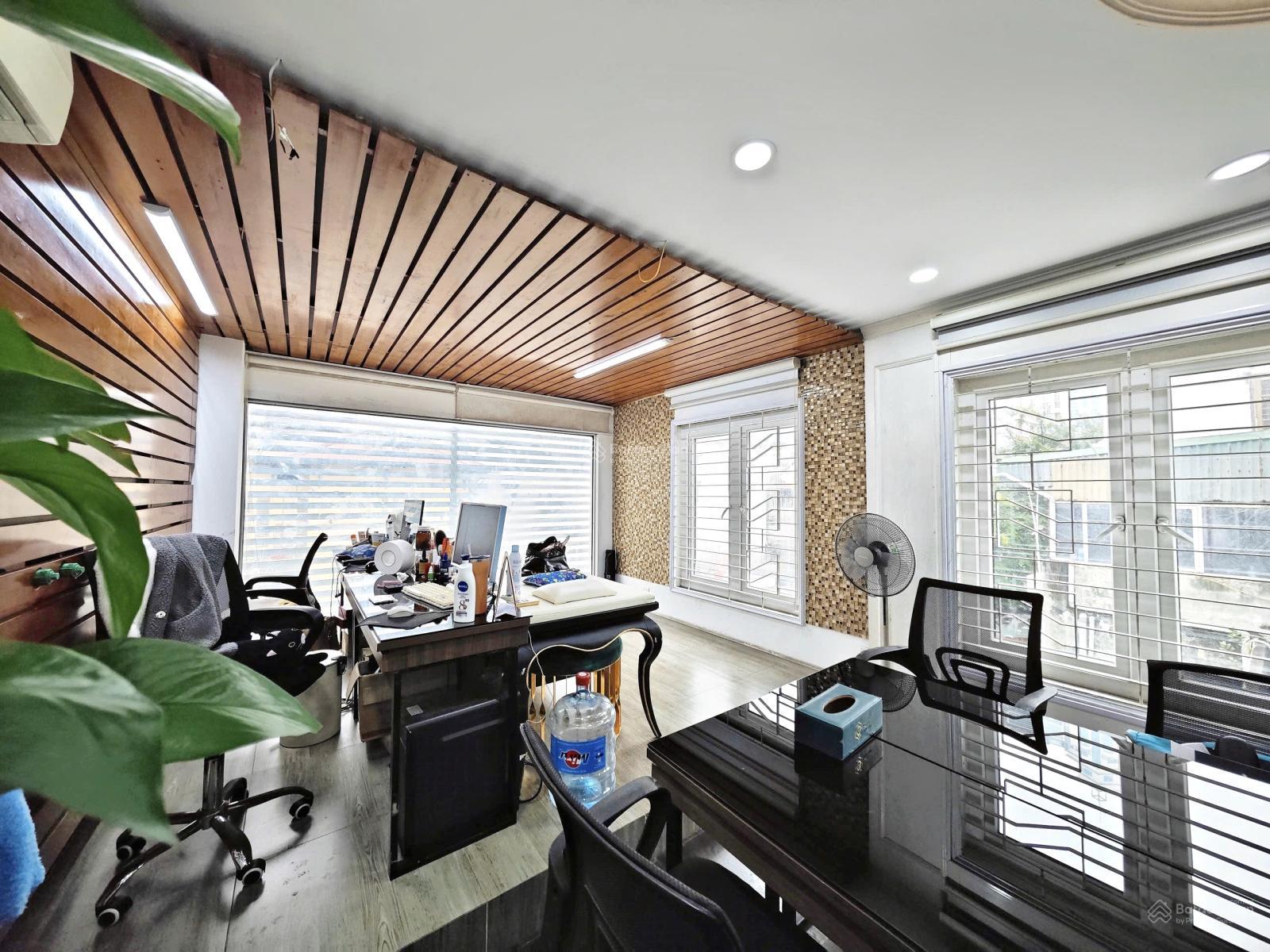 Cho thuê nhà 6,5 tầng, mt 4m, 40m2/ tầng, giá 35 triệu, tuyến Lê Đại Hành, Phố Huế, phù hợp spa,cty