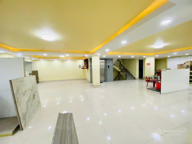 Ngộp Bank chỉ 38 tỷ có Tòa nhà 6 tầng MT Hà Huy Giáp Q12 ngang 14m 280m2 ngay NGÃ 4 GA. 0902 675 ***