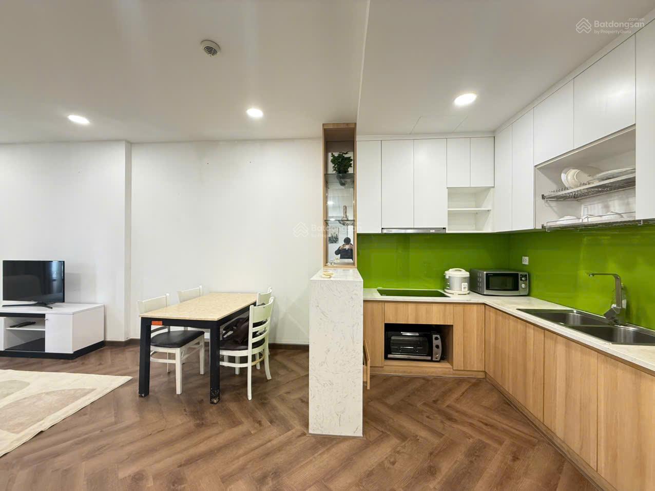 Thuê chung cư ICON 56 75m2 2PN 2WC nội thất gỗ cao cấp view sông ngay quận 4 sát Q1 LH 0775 924 ***