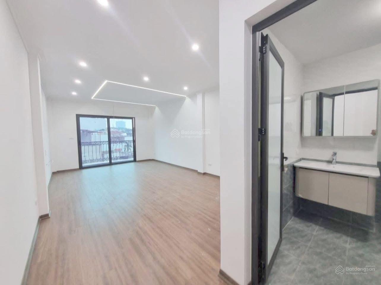 Ô Tô Qua Nhà: Bán Nhà Gần Sân Bóng Bằng B 35m - 6 Tầng Thang Máy 4 Ngủ Giá 7,6 Tỷ