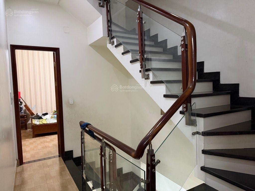 Nhà 3 tầng 57m2(4x14)*Đường 6m ngay Chợ Tăng Nhơn Phú B, Quận 9*3PN; tặng full nội thất chỉ 6tỷ6