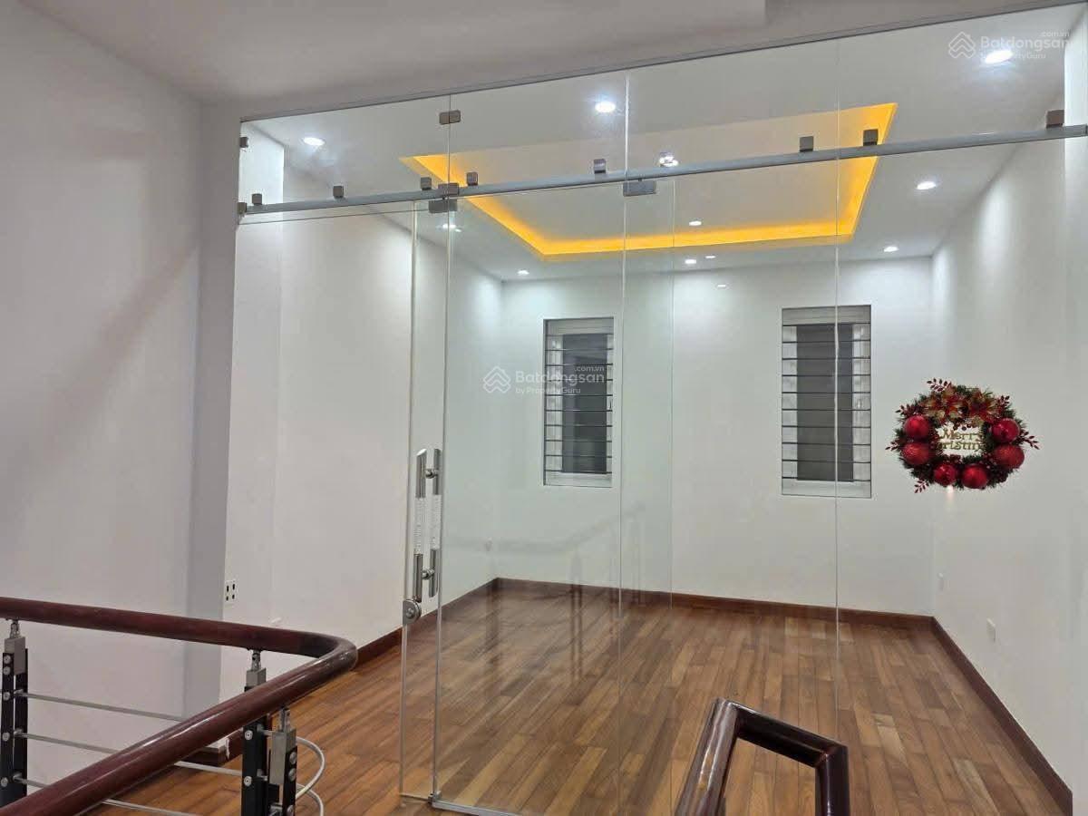 PHÂN LÔ QUÂN ĐỘI LÊ TRỌNG TẤN GARA 7 CHỖ 1 NGOẶT RA PHỐ 2 thoáng ,thang máy PHÂN LÔ QUÂN ĐỘI LÊ TRỌNG TẤN GARA 7 CHỖ 1 NGOẶT RA PHỐ 2 thoáng ,thang máy