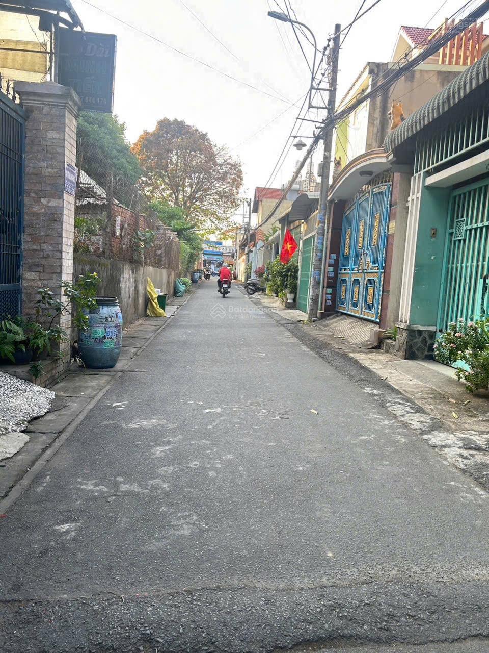 NHÀ 2 TẦNG Thủ Đức- HIỆP BÌNH CHÁNH- HXH 5M- Dt: 5m x 10m = 50m, công nhận đủ- Chỉ 5.7 tỷ thương