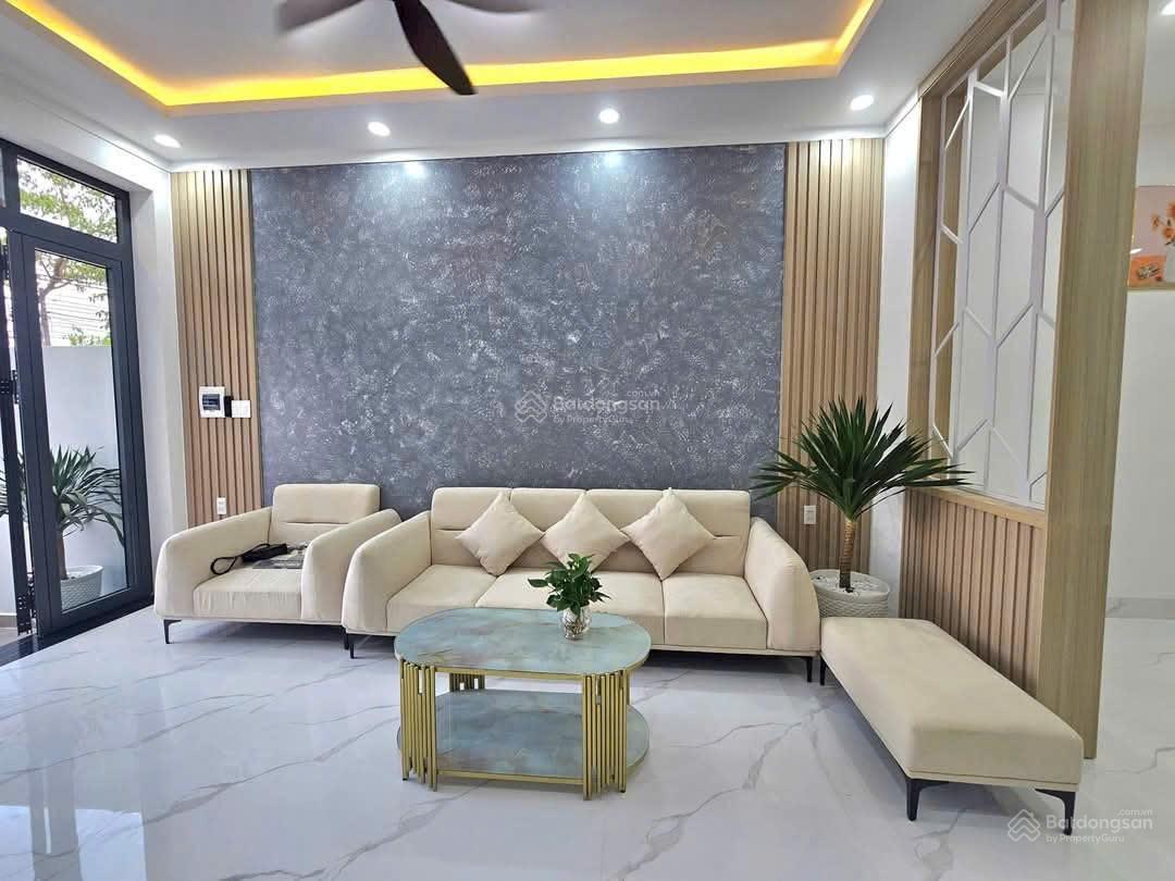 Nhà phố mặt tiền DX82 tuyệt đẹp. Kinh doanh tốt