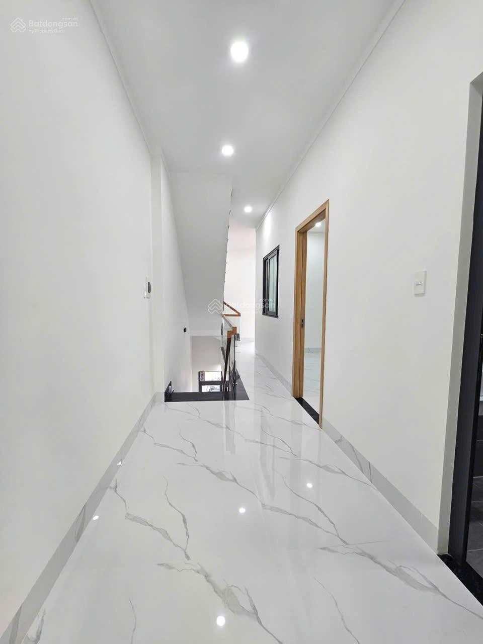 Nhà phố mặt tiền DX82 tuyệt đẹp. Kinh doanh tốt