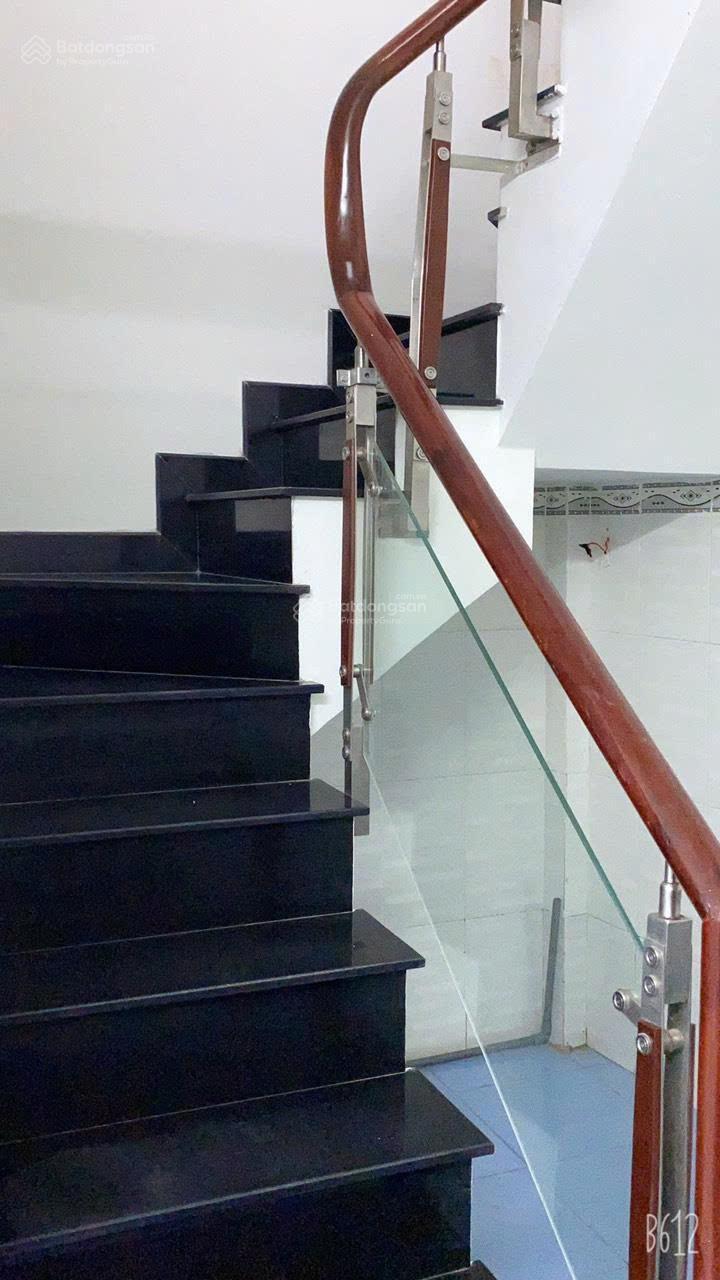 Bán nhà - Lạc Long Quân - quận 11 - 64m2 - hơn 5 tỷ - không lộ giới