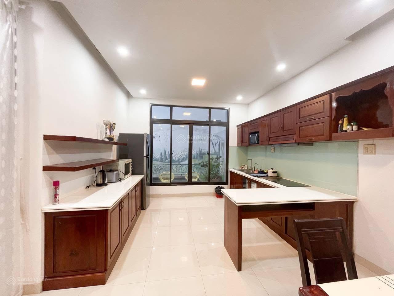 Chính chủ cần cho thuê " VILLA " ngay trung tâm thành phố Nha Trang, khu bàn cờ Phước Hoà