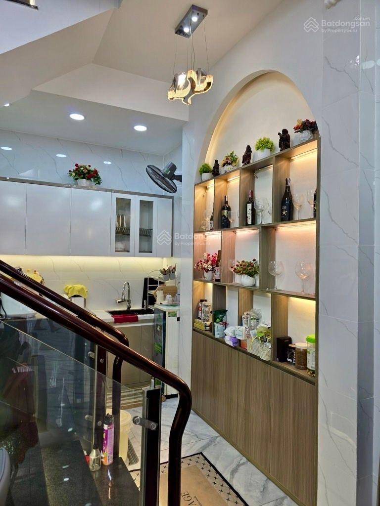 GIÁP LÊ ĐẠI HÀNH - BÌNH THỚI QUẬN 11, NHÀ ĐẸP 5 TẦNG BTCT, HẺM XE TẢI, GẦN MẶT TIỀN GIÁ 8.5 TỶ TL