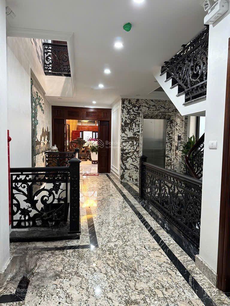 Bán nhà Lạc Long Quân 100m2, 5 tầng giá: 36 tỷ. Tây Hồ Bán nhà Lạc Long Quân 100m2, 5 tầng giá: 36 tỷ. Tây Hồ