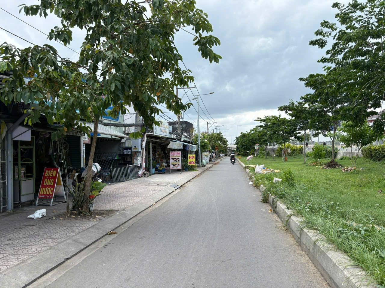 Bán nhà riêng tại Lê Văn Lương, Phước Kiển, Nhà Bè, TP.HCM, 5,5 tỷ, 180m2 view đẹp Bán nhà riêng tại Lê Văn Lương, Phước Kiển, Nhà Bè, TP.HCM, 5,5 tỷ, 180m2 view đẹp