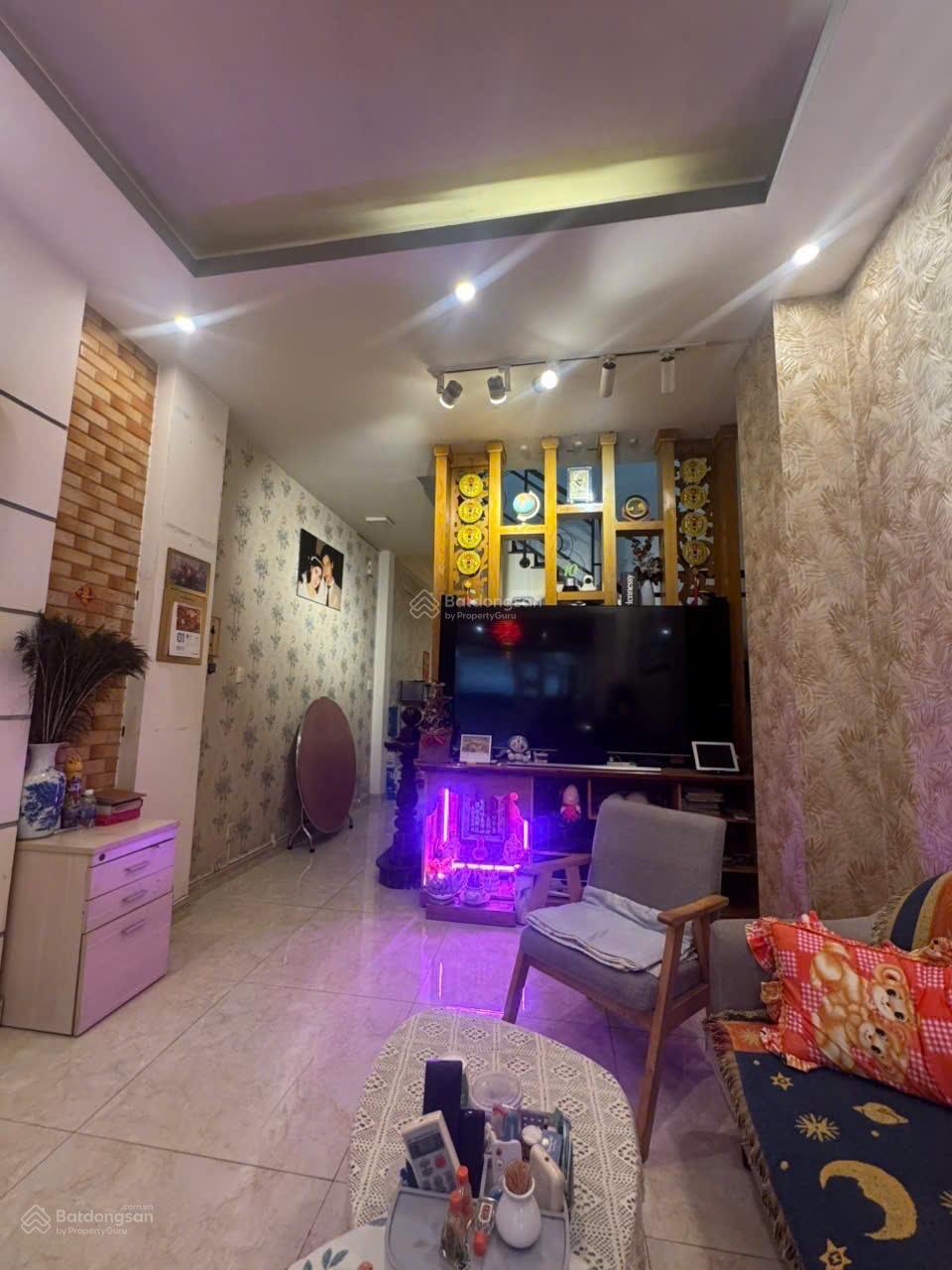 Bán nhà hẻm 4m Hậu Giang, 3.8 x 13m, 2 lầu, nhà đẹp!