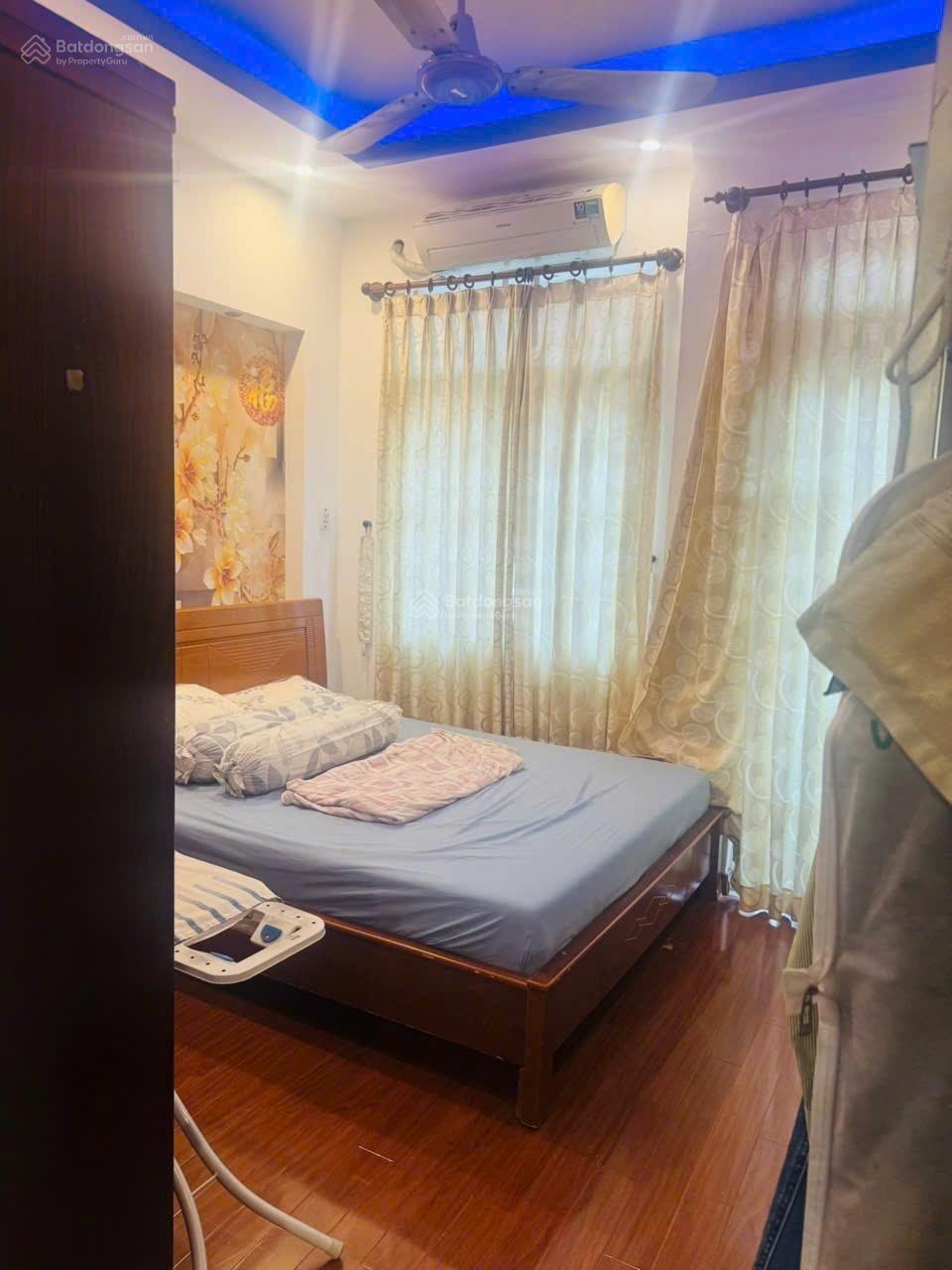 Bán nhà hẻm 4m Hậu Giang, 3.8 x 13m, 2 lầu, nhà đẹp!