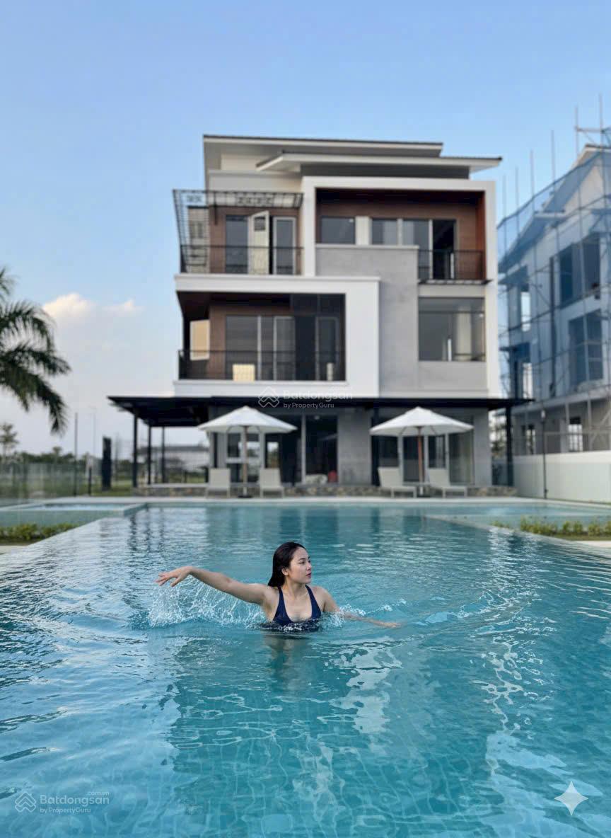 ĐỘC NHẤT BIỆT THỰ SÔNG GÓC VƯỜN HOA ĐẸP NHẤT VSIP , CHỈ CẦN VỐN BỎ RA 9,6 TỶ KHÔNG LÃI GỐC 18 THÁNG